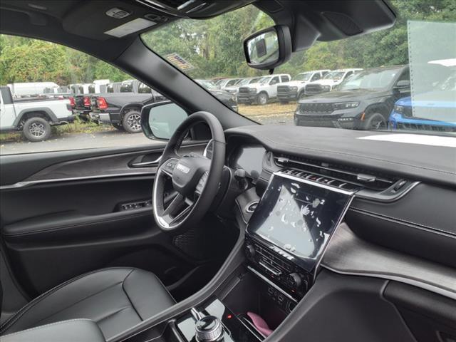 new 2024 Jeep Grand Cherokee L car, priced at $47,214