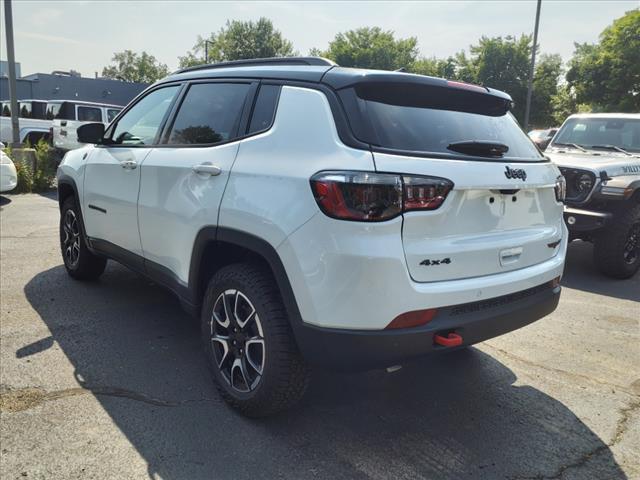 new 2024 Jeep Compass car, priced at $28,726