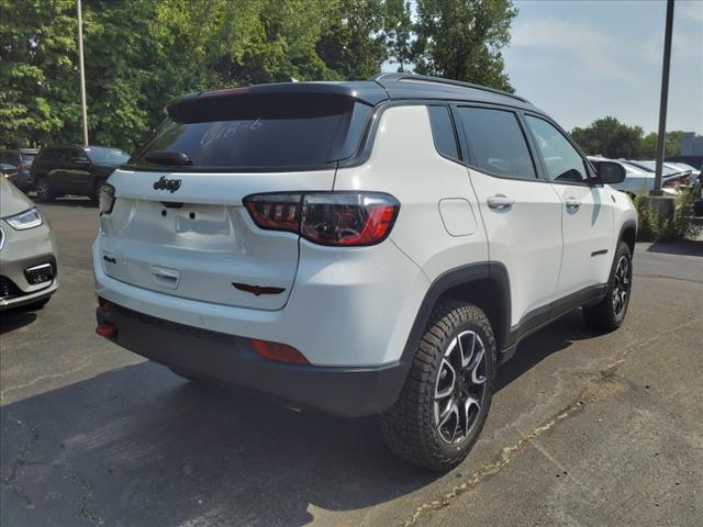 new 2024 Jeep Compass car, priced at $28,726