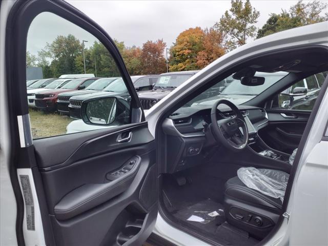 new 2024 Jeep Grand Cherokee L car, priced at $42,939