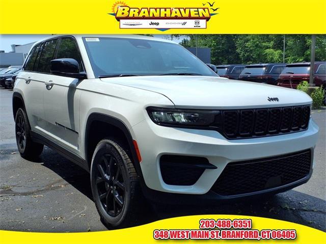 new 2025 Jeep Grand Cherokee car, priced at $38,654