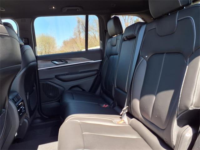 new 2025 Jeep Grand Cherokee car, priced at $40,478