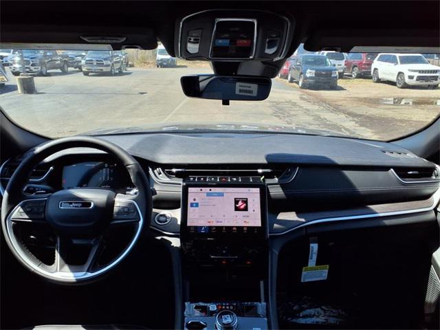 new 2025 Jeep Grand Cherokee car, priced at $40,478