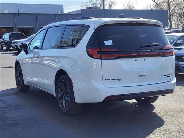 new 2024 Chrysler Pacifica car, priced at $52,093