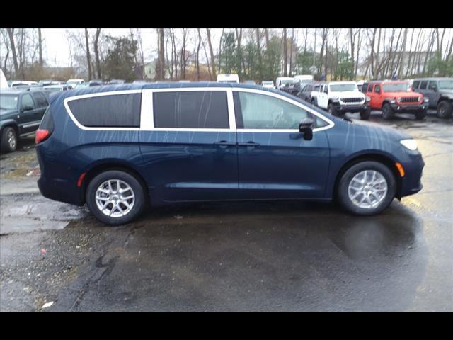 new 2025 Chrysler Pacifica car, priced at $45,082