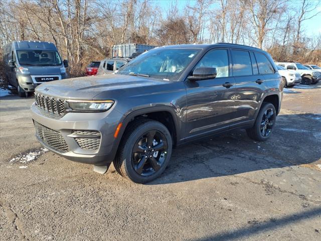 new 2025 Jeep Grand Cherokee car, priced at $42,365