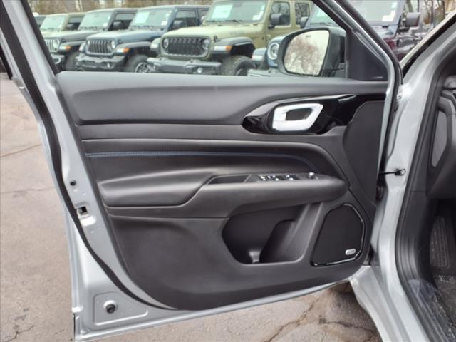 new 2025 Jeep Compass car, priced at $29,917