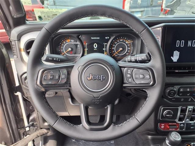 new 2025 Jeep Wrangler car, priced at $46,307