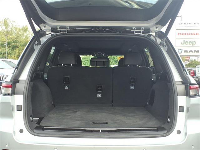 used 2022 Jeep Grand Cherokee car, priced at $35,720