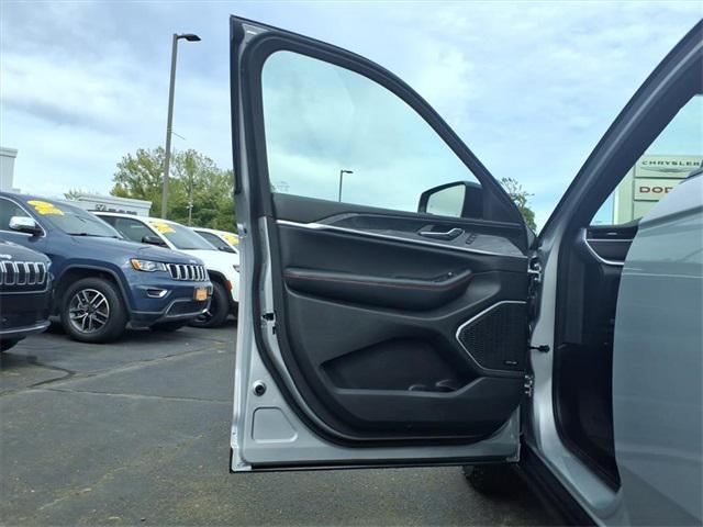 used 2022 Jeep Grand Cherokee car, priced at $35,720