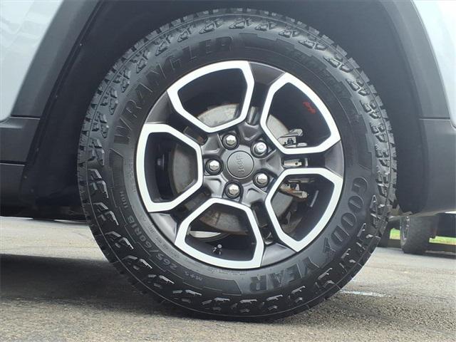 used 2022 Jeep Grand Cherokee car, priced at $35,720