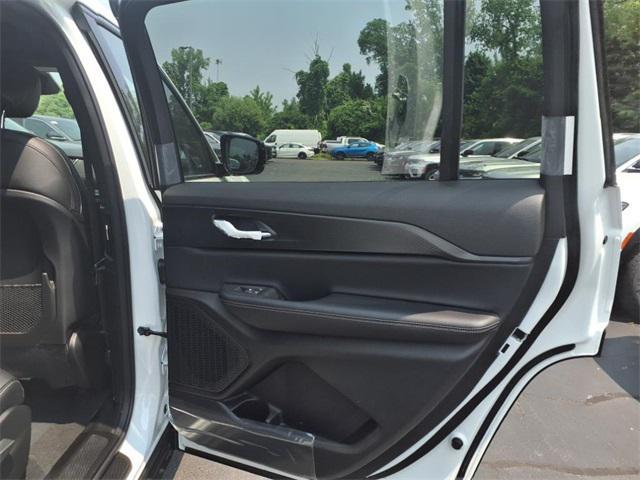 new 2025 Jeep Grand Cherokee L car, priced at $41,236