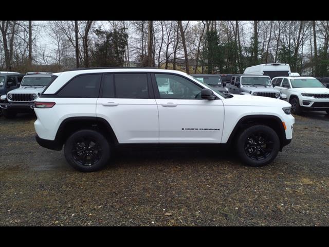 new 2025 Jeep Grand Cherokee car, priced at $40,349