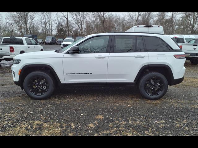 new 2025 Jeep Grand Cherokee car, priced at $40,349