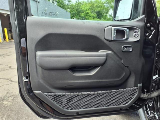 new 2025 Jeep Wrangler car, priced at $41,290
