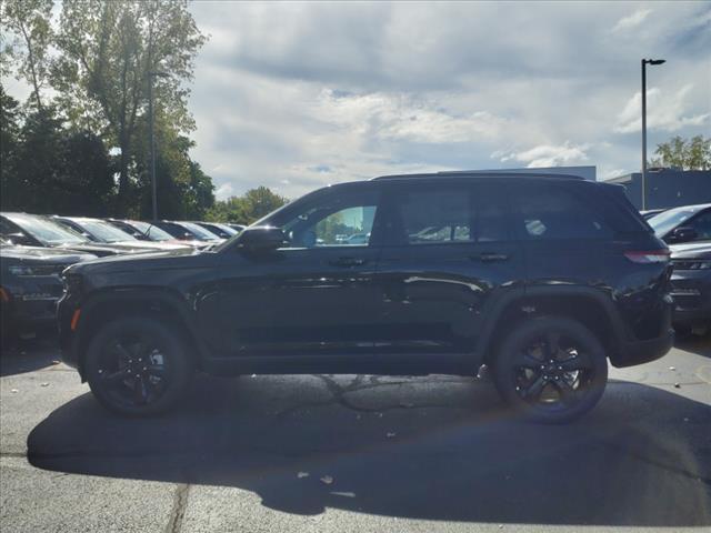 new 2024 Jeep Grand Cherokee car, priced at $45,800