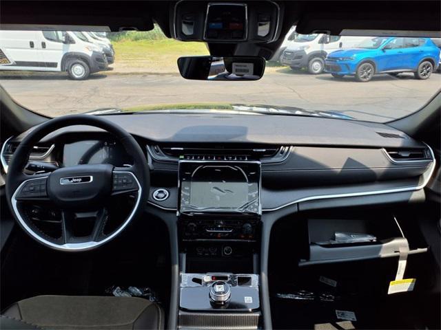 new 2025 Jeep Grand Cherokee car, priced at $40,439