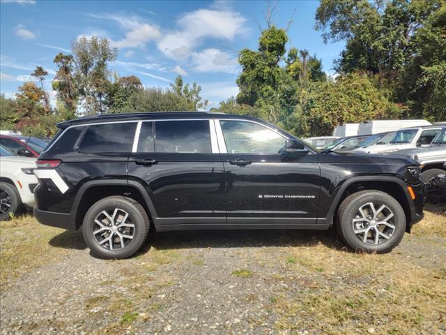 new 2024 Jeep Grand Cherokee L car, priced at $42,944