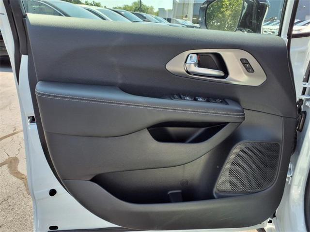 new 2026 Chrysler Pacifica car, priced at $39,890