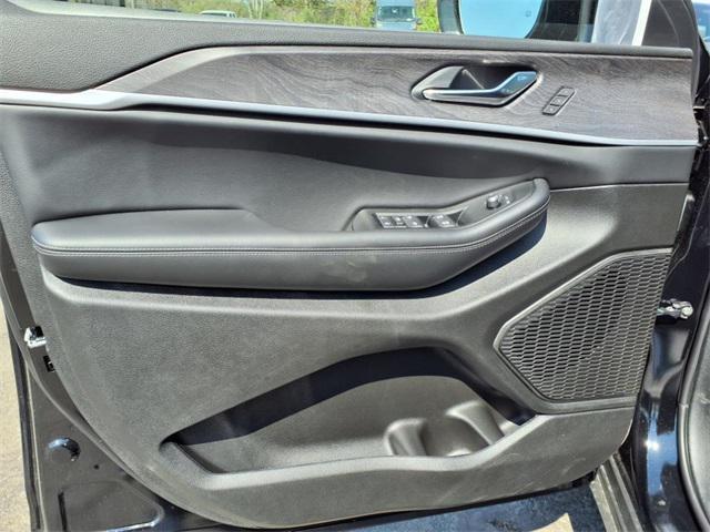 new 2025 Jeep Grand Cherokee car, priced at $41,431