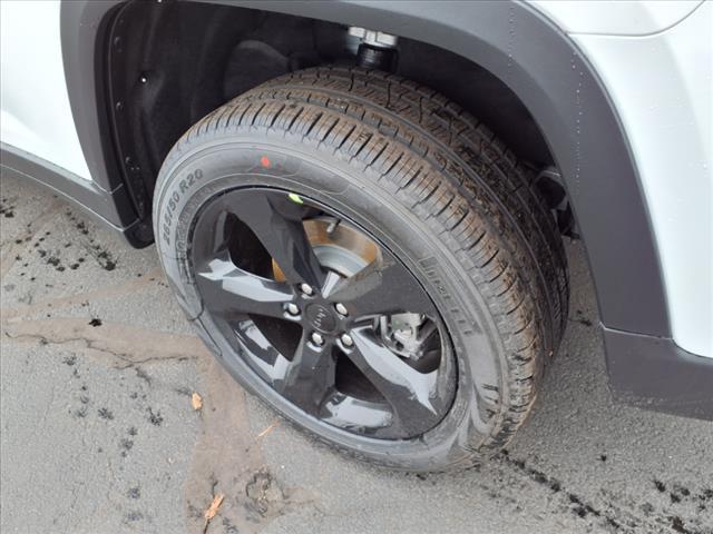new 2025 Jeep Grand Cherokee car, priced at $44,658