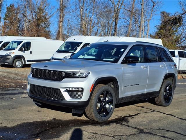 new 2025 Jeep Grand Cherokee car, priced at $42,731