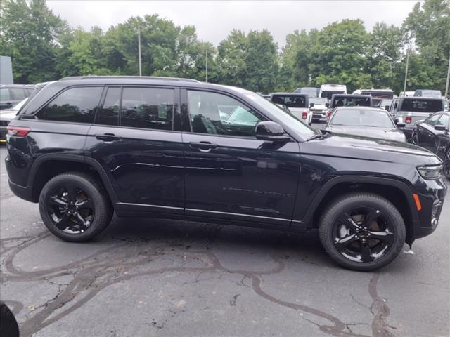 new 2024 Jeep Grand Cherokee car, priced at $43,037