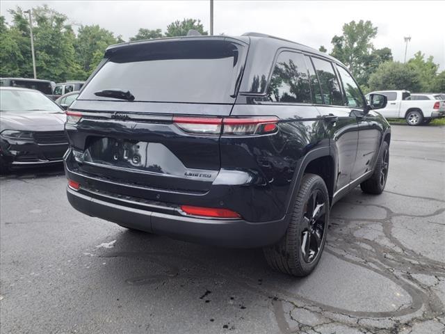 new 2024 Jeep Grand Cherokee car, priced at $43,037