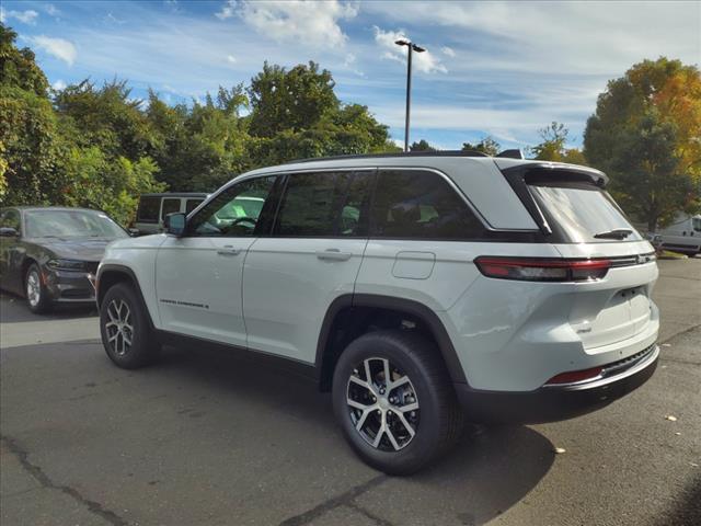 new 2024 Jeep Grand Cherokee car, priced at $42,811