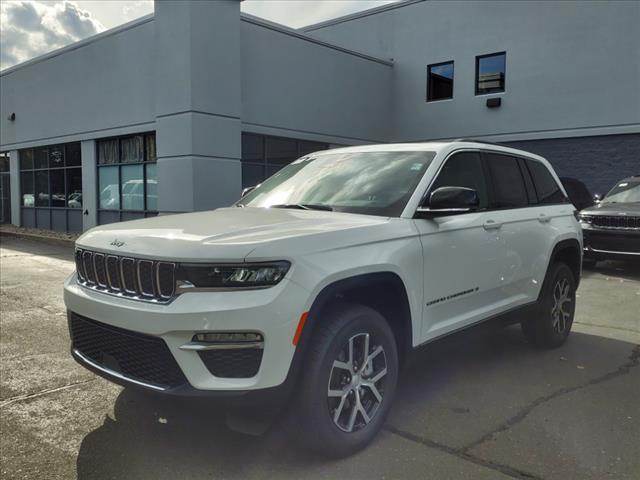 new 2024 Jeep Grand Cherokee car, priced at $42,811