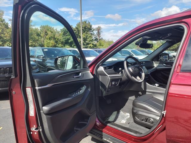 new 2024 Jeep Grand Cherokee car, priced at $42,847