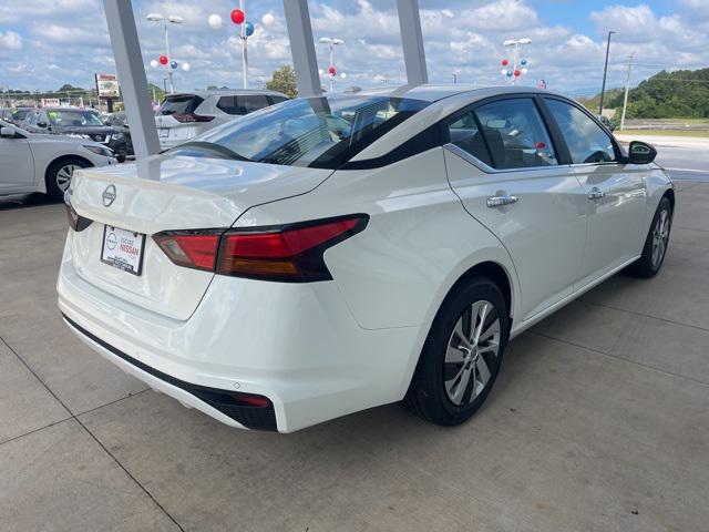 new 2025 Nissan Altima car, priced at $27,999