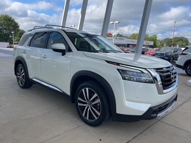 new 2024 Nissan Pathfinder car, priced at $49,999