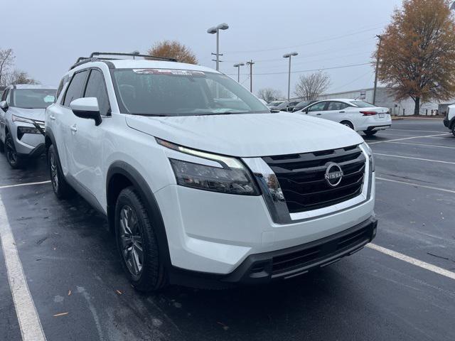 new 2025 Nissan Pathfinder car, priced at $39,195