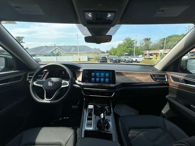 new 2025 Volkswagen Atlas car, priced at $45,637