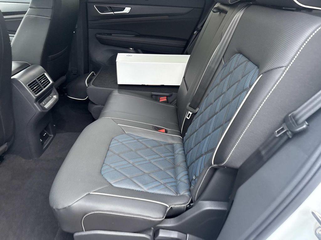 new 2026 Volkswagen Atlas Cross Sport car, priced at $54,946