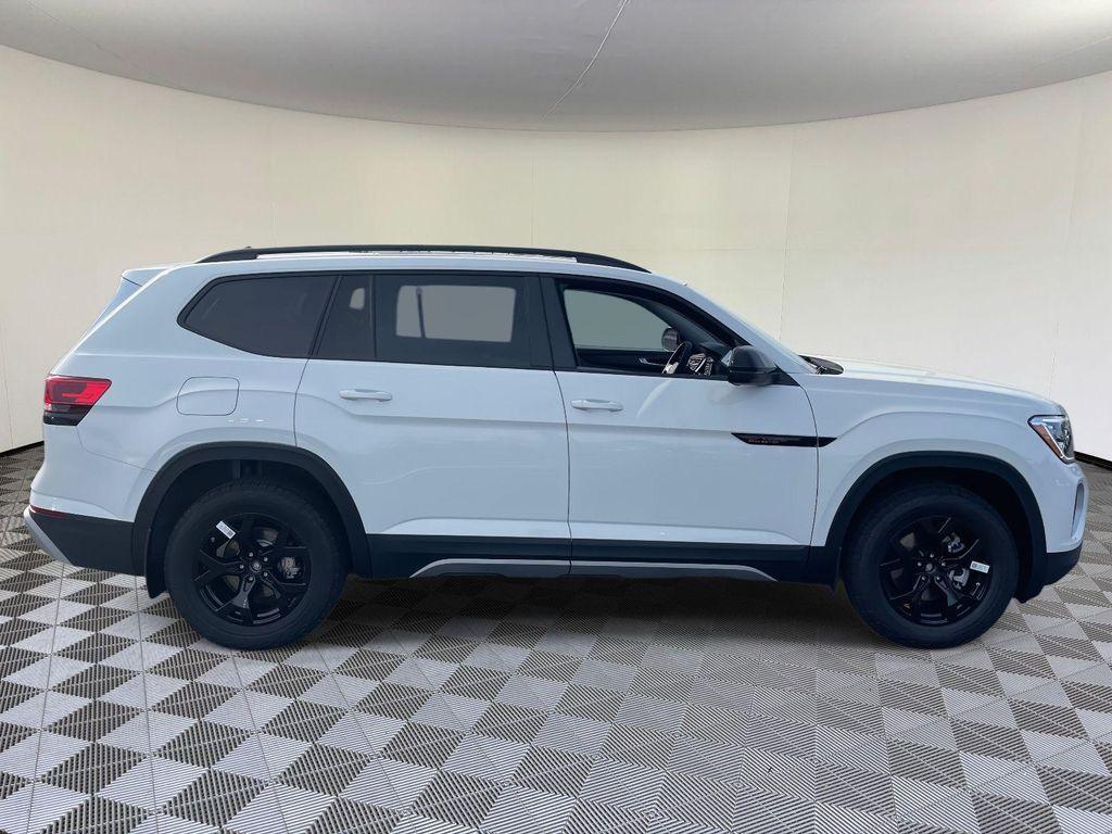 new 2025 Volkswagen Atlas car, priced at $44,308