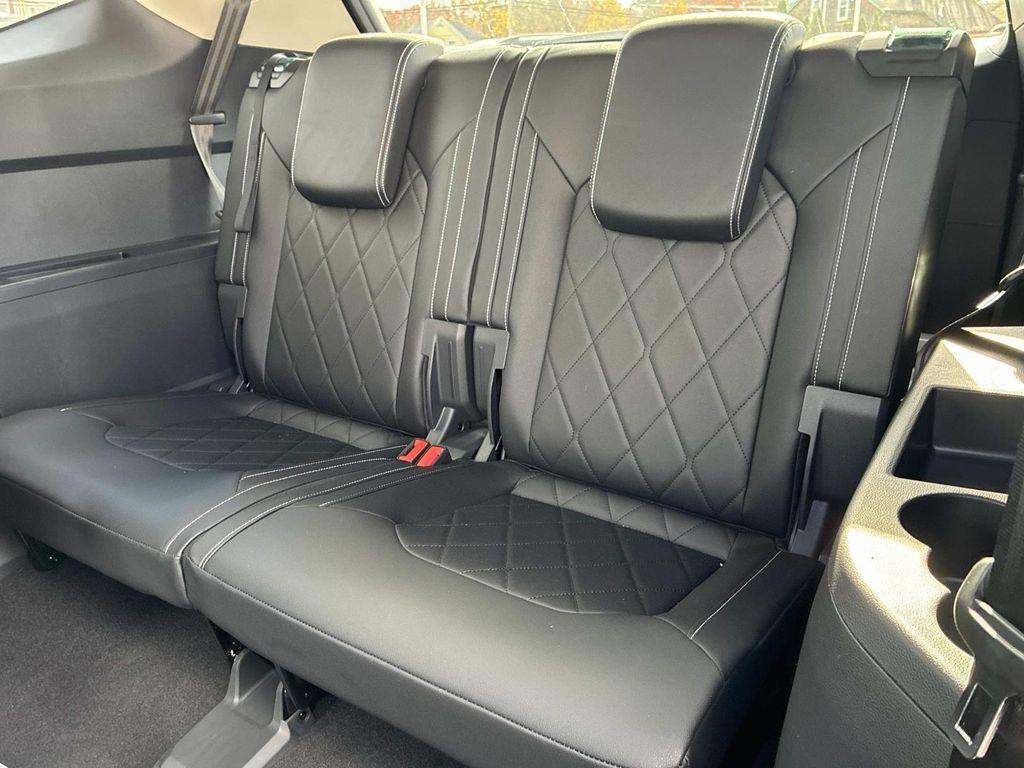 new 2026 Volkswagen Atlas car, priced at $56,188