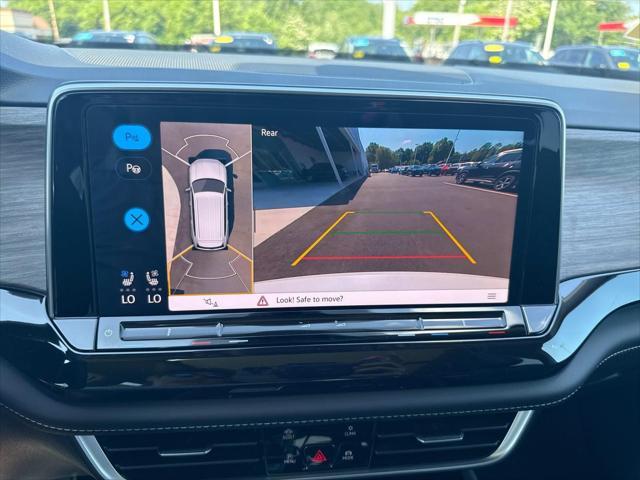 new 2025 Volkswagen Atlas car, priced at $51,675