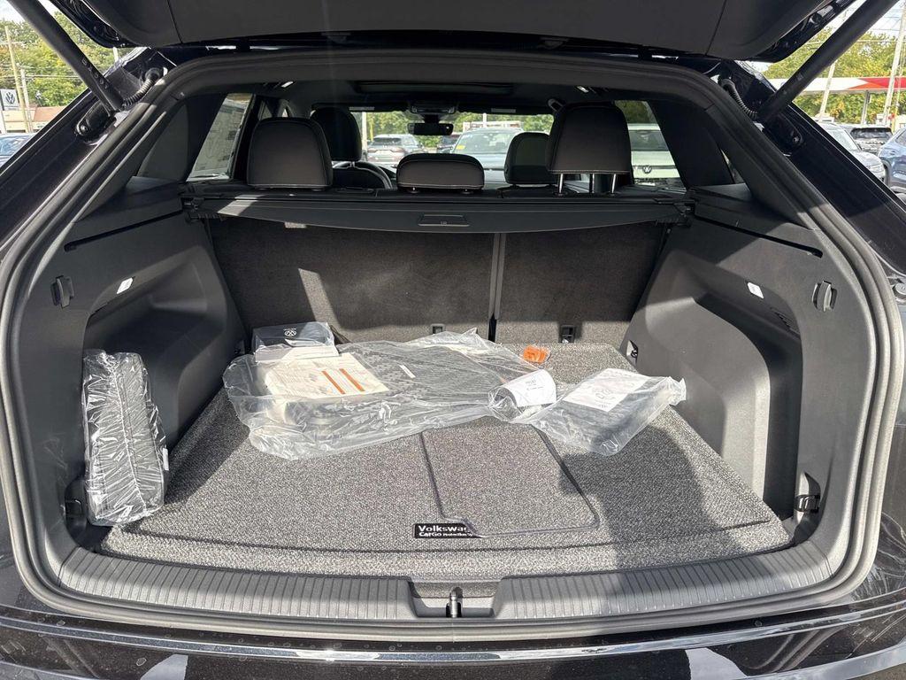 new 2026 Volkswagen Atlas Cross Sport car, priced at $51,457