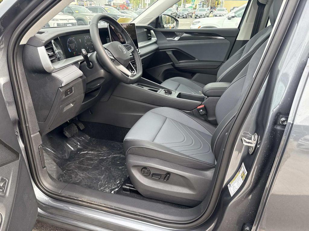 new 2025 Volkswagen Tiguan car, priced at $36,855