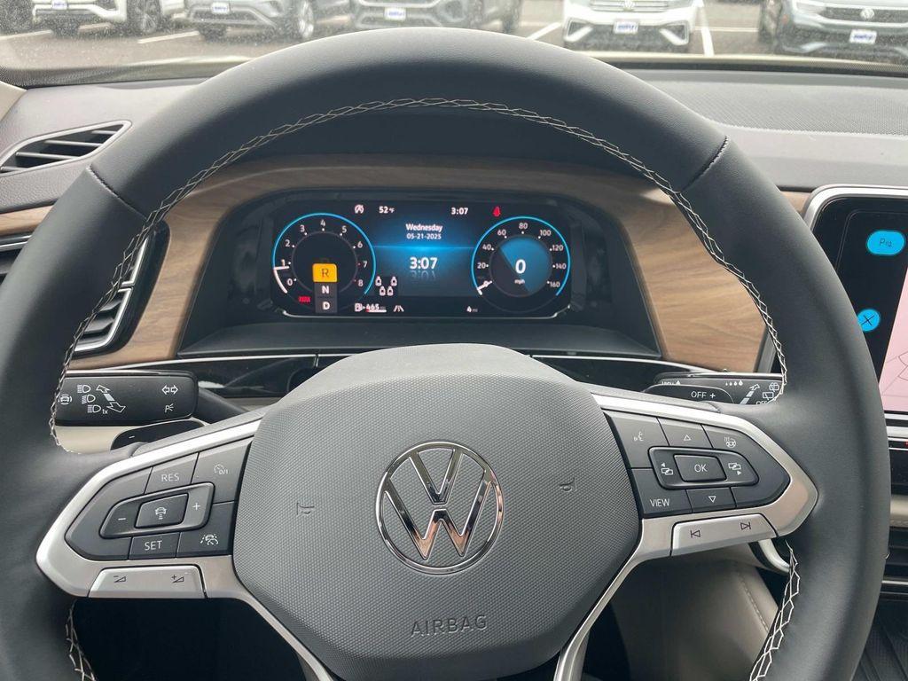 new 2025 Volkswagen Atlas car, priced at $42,913