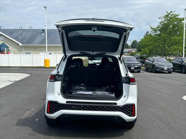 new 2025 Volkswagen Tiguan car, priced at $38,992