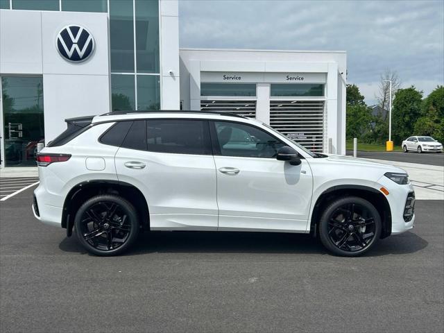new 2025 Volkswagen Tiguan car, priced at $38,992