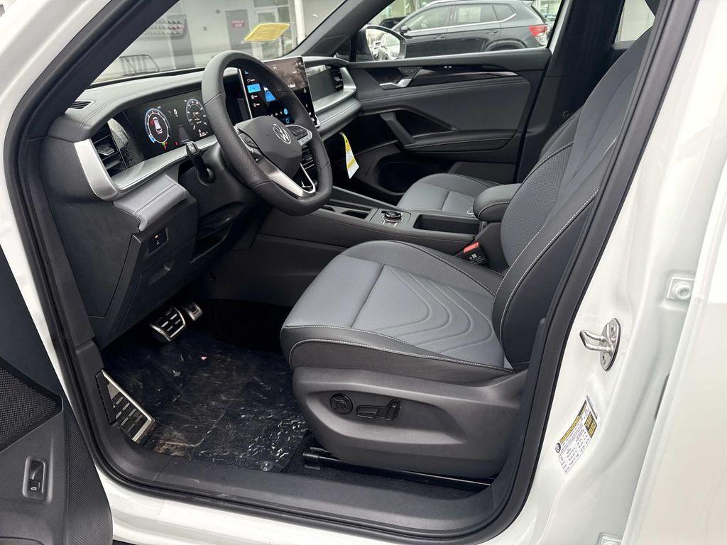 new 2025 Volkswagen Tiguan car, priced at $37,820