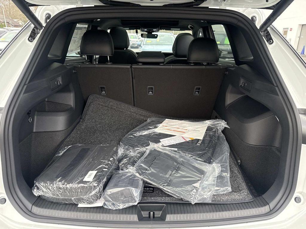 new 2025 Volkswagen Tiguan car, priced at $37,820