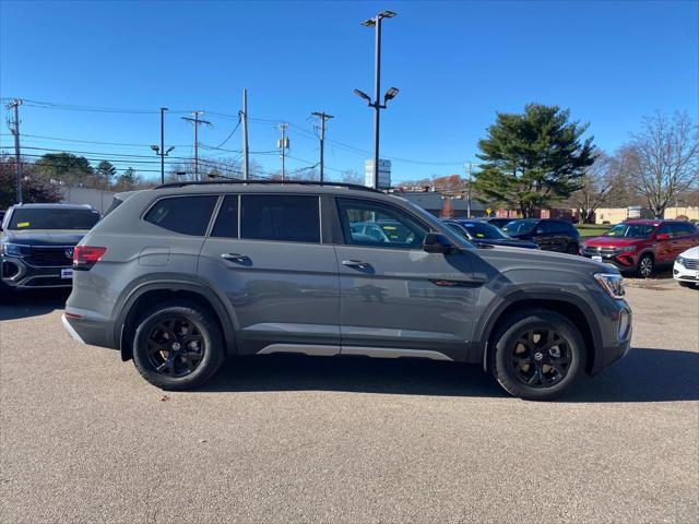 new 2025 Volkswagen Atlas car, priced at $48,001