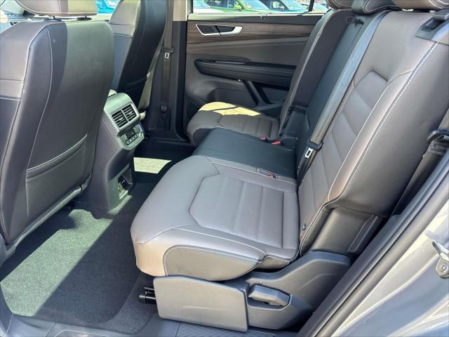 new 2025 Volkswagen Atlas car, priced at $46,801