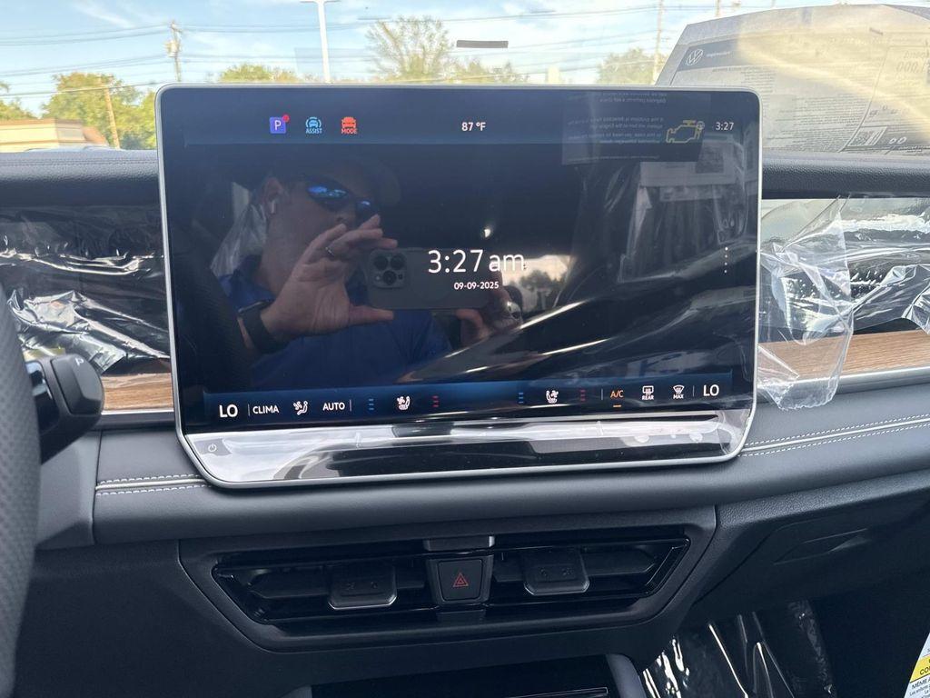 new 2025 Volkswagen Tiguan car, priced at $42,031