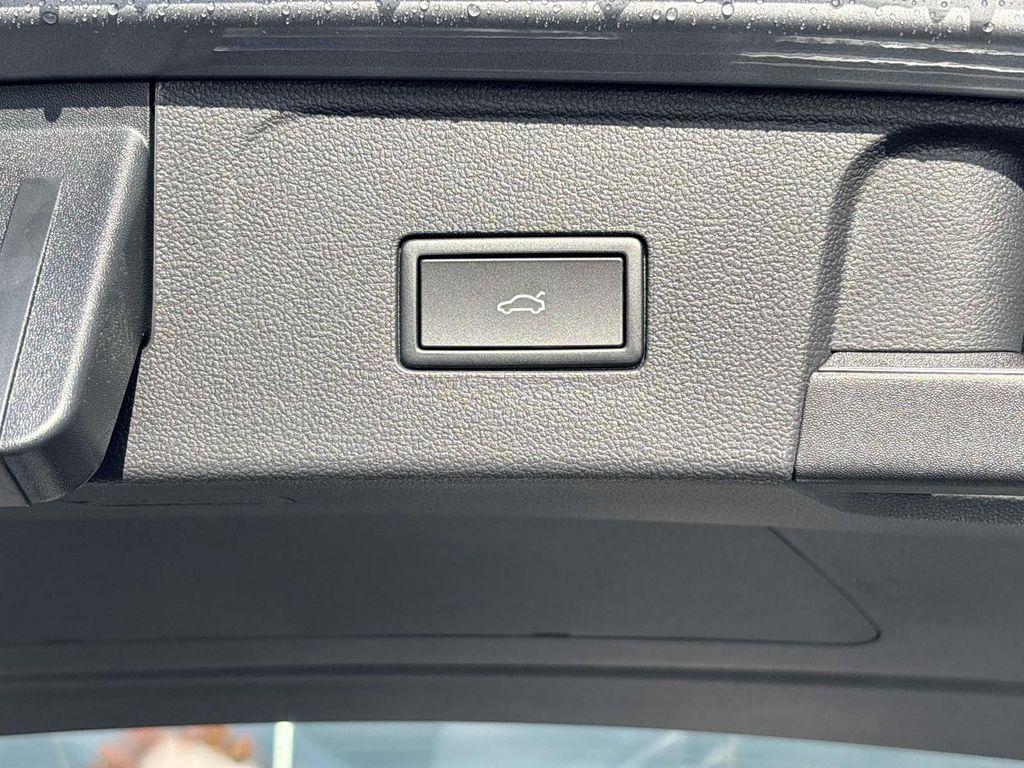 new 2026 Volkswagen Atlas car, priced at $48,039